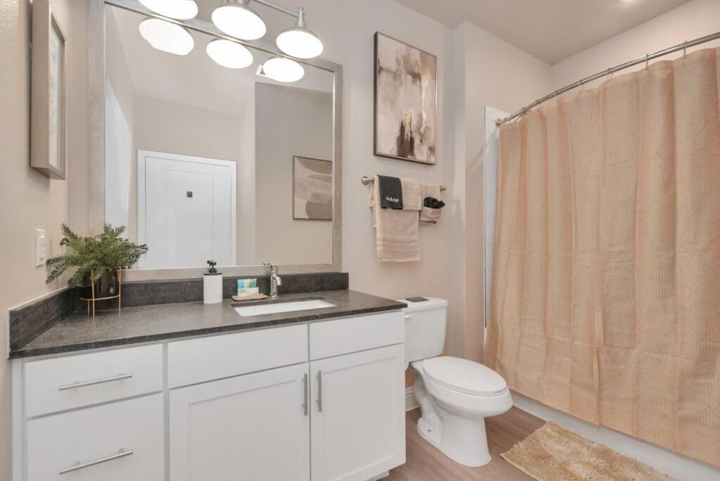 The Golden Treasure Near Kemah Boardwalk! Apartment Exterior photo